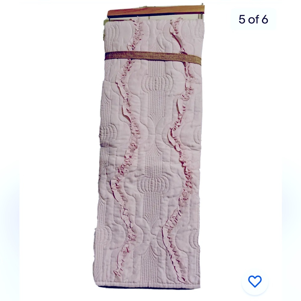 NEW Free Little BIrd Ruffle Baby Quilt Pink - Picture 4 of 8